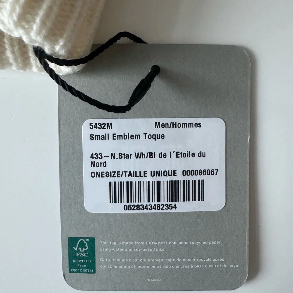 NWT Canada Goose Small Emblem Toque - Picture 4 of 6